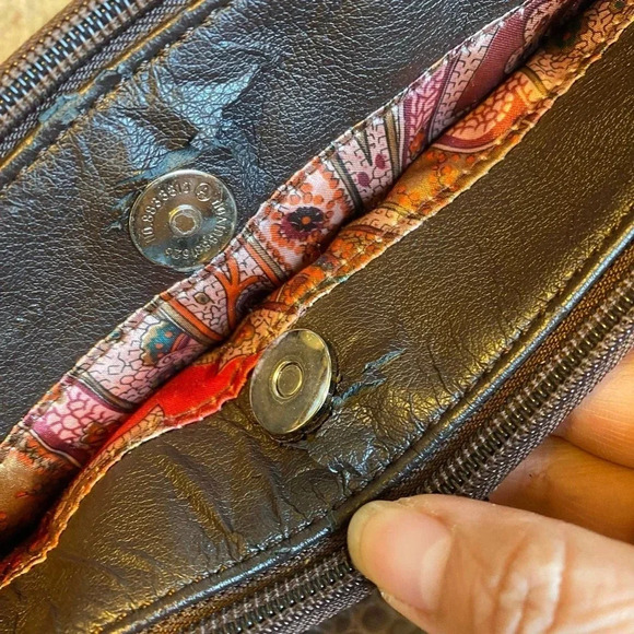 Tignanello Crocodile Print Body Genuine Leather Brown Satchel Shoulder Purse Bag - Picture 11 of 12